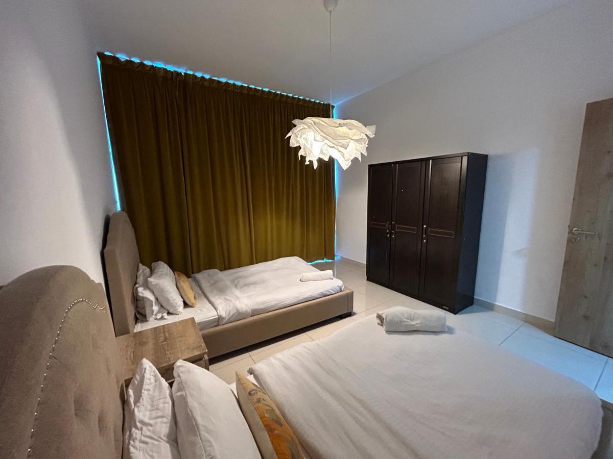 Golden Stay Vacation Homes continental tower marina