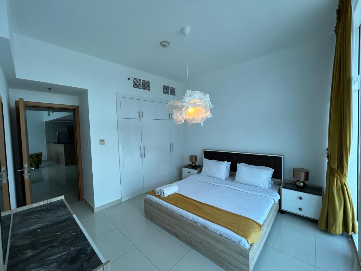 Golden Stay Vacation Homes continental tower marina