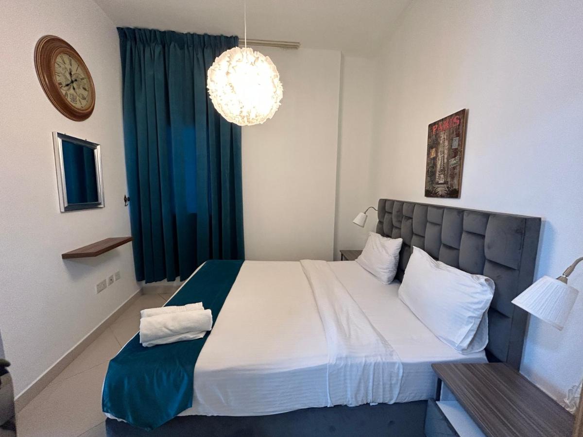 Golden Stay Vacation Homes continental tower marina