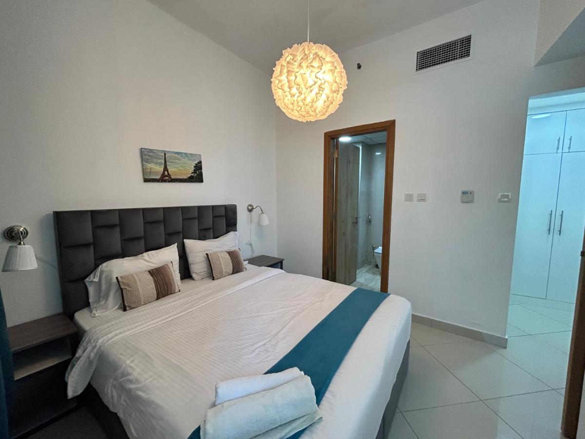 Golden Stay Vacation Homes continental tower marina