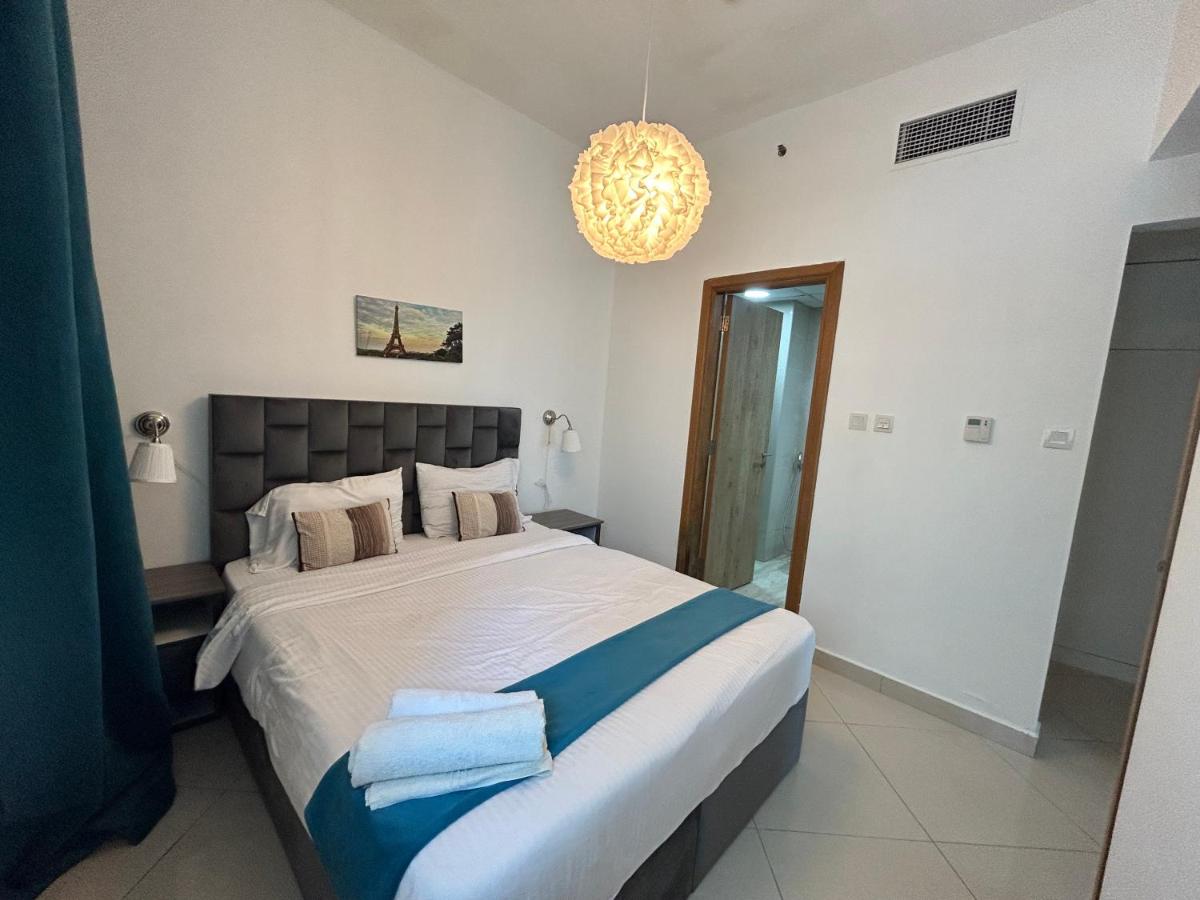 Golden Stay Vacation Homes continental tower marina