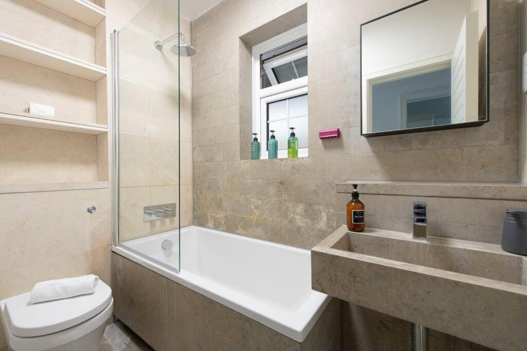 2 BR, Modern Urban Sanctuary 1CC - Cherrydeal