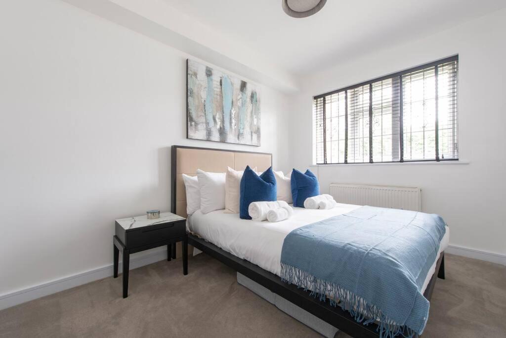 2 BR, Modern Urban Sanctuary 1CC - Cherrydeal