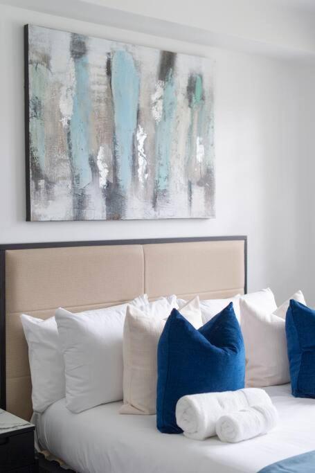 2 BR, Modern Urban Sanctuary 1CC - Cherrydeal