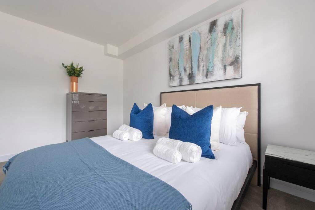 2 BR, Modern Urban Sanctuary 1CC - Cherrydeal