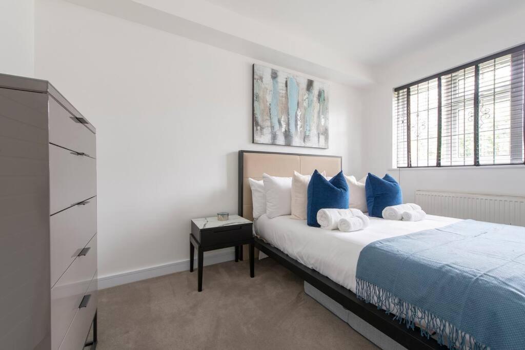 2 BR, Modern Urban Sanctuary 1CC - Cherrydeal