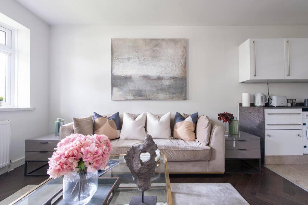 2 BR, Modern Urban Sanctuary 1CC - Cherrydeal