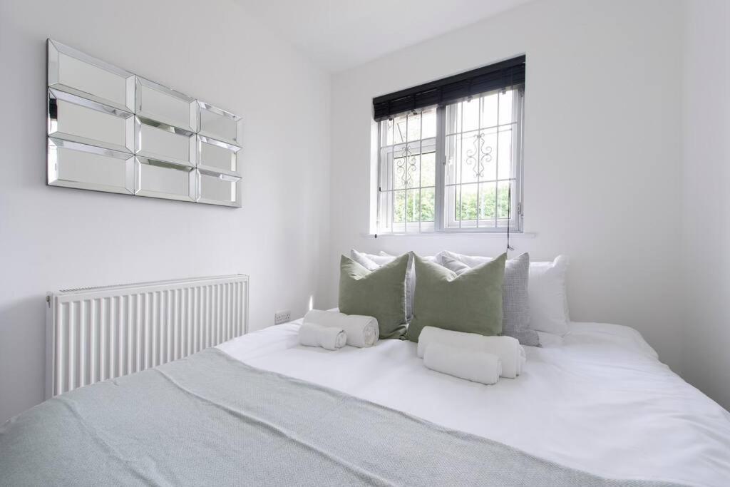 2 BR, Modern Urban Sanctuary 1CC - Cherrydeal