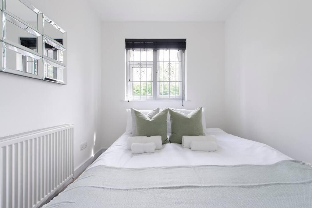 2 BR, Modern Urban Sanctuary 1CC - Cherrydeal