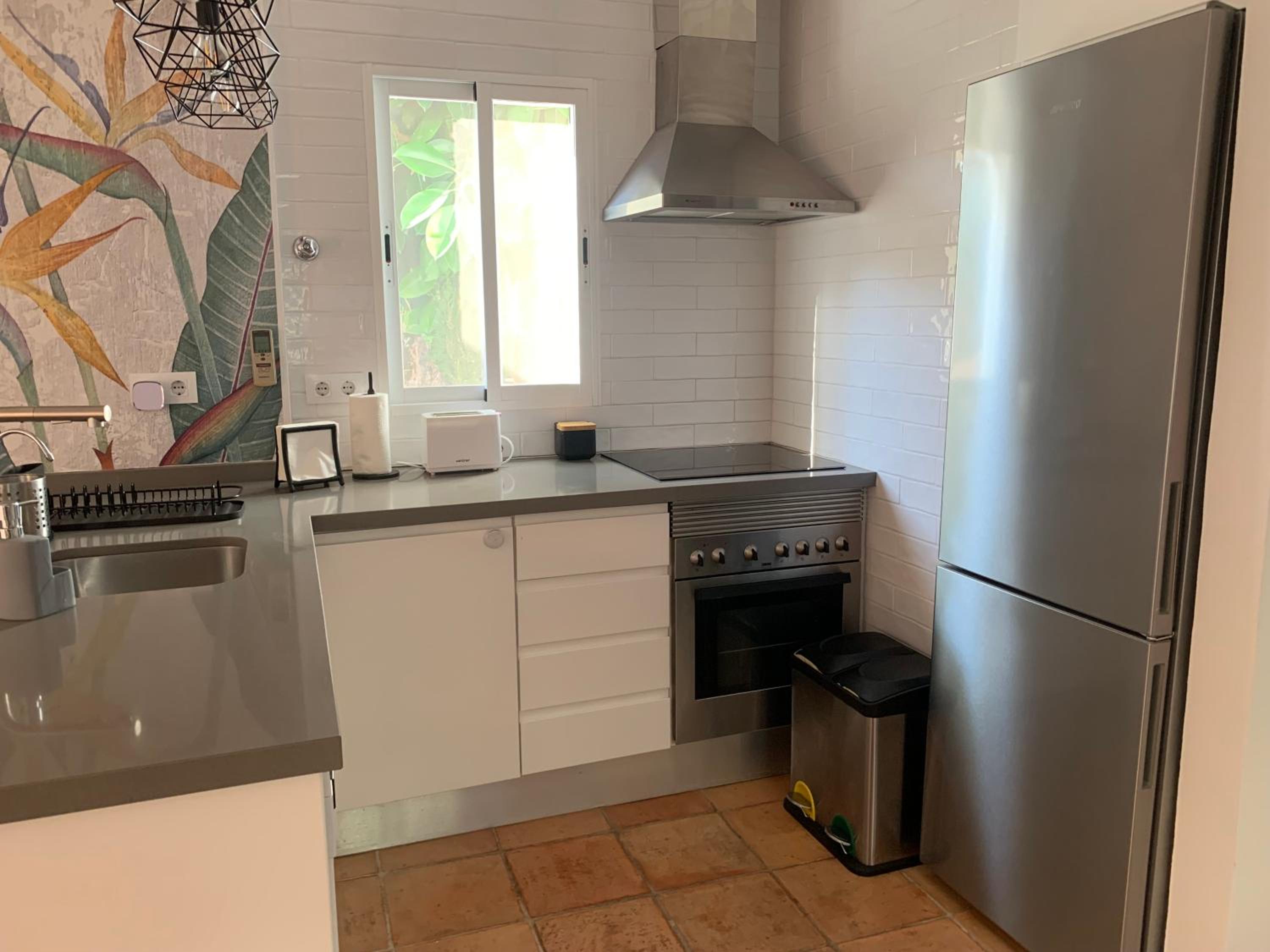 Casa de 2 dormitorios con piscina, 2 terrazas privadas, WIFI, BBQ view 4