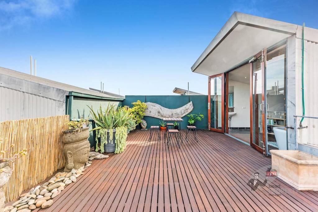 Rooftop warehouse in Fitzroy