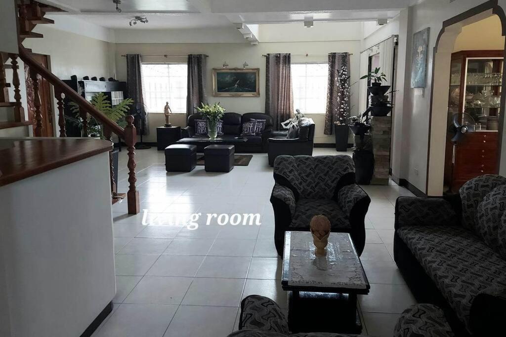 Tagaytay Tropical Vacation House view 4