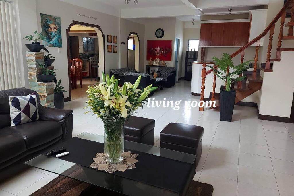 Tagaytay Tropical Vacation House view 5