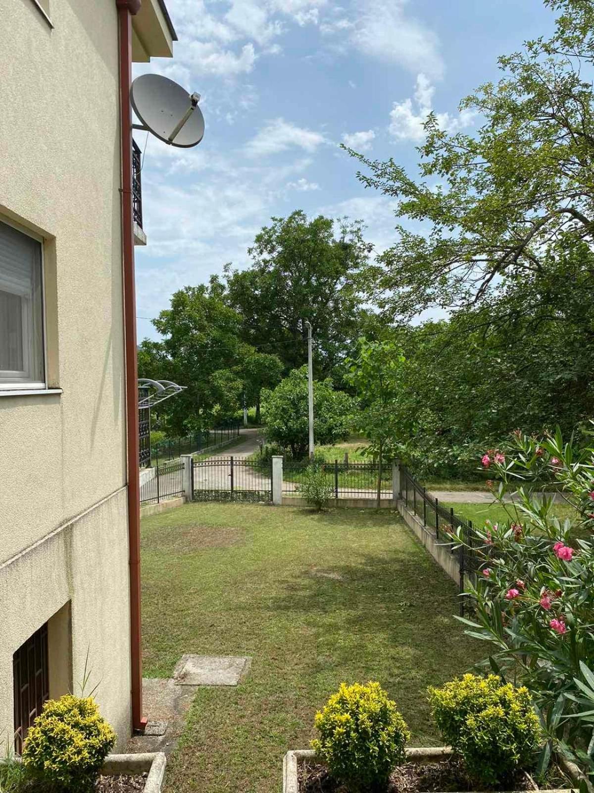 Vila Frutak view 5