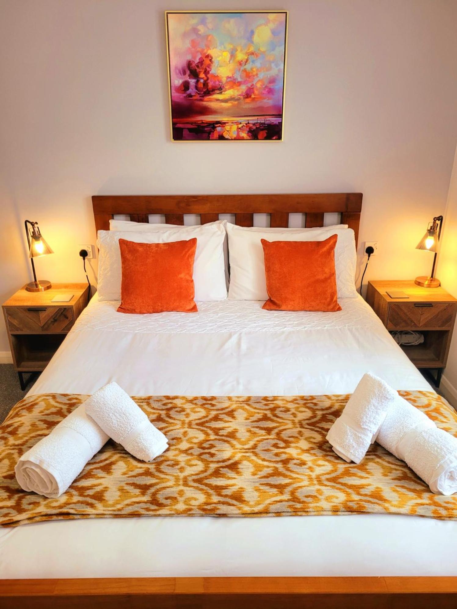 1 Merchants Gate - 2 bedroom, city apartment with private parking view 3