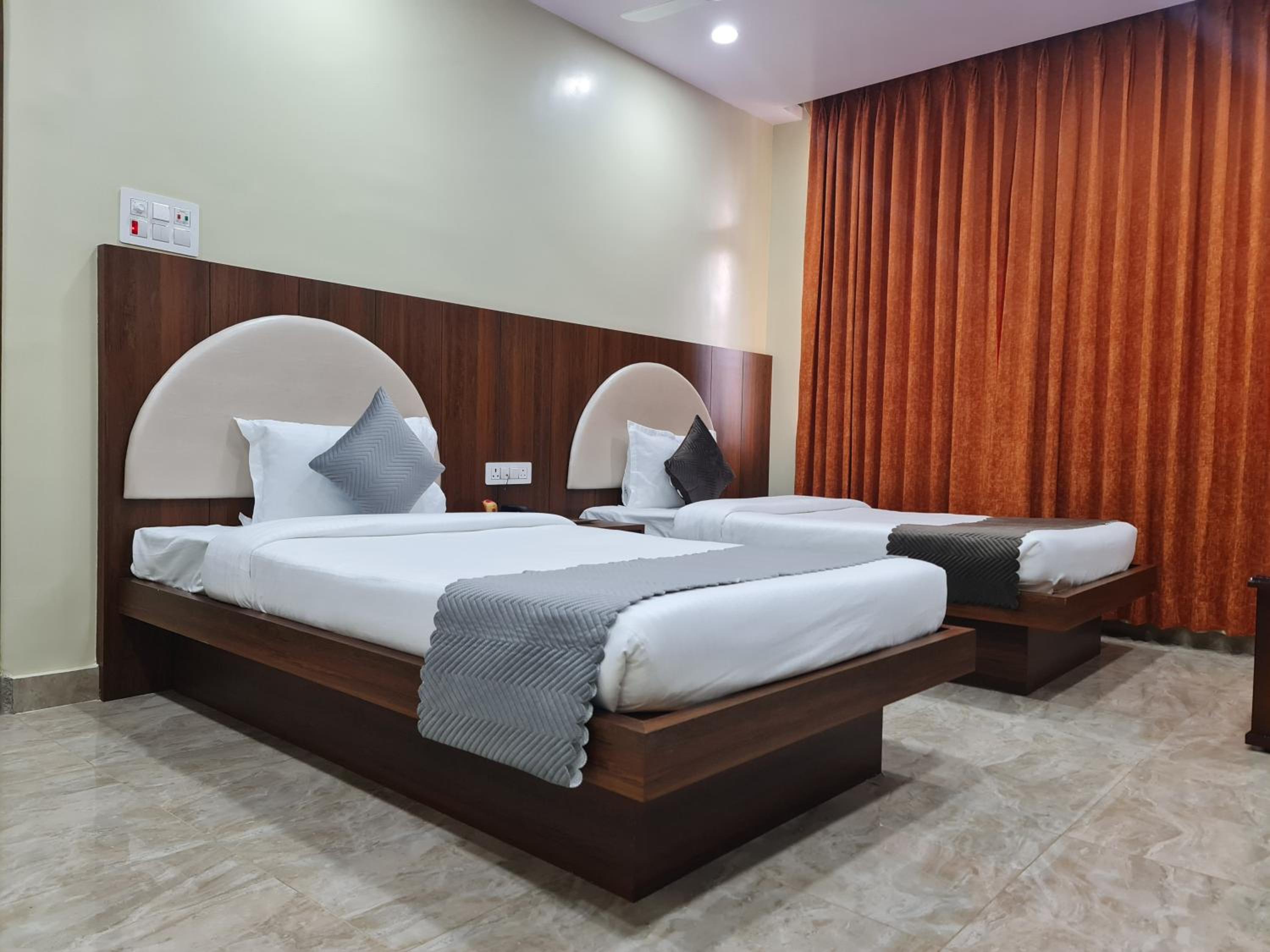 Hotel Sabhekar
