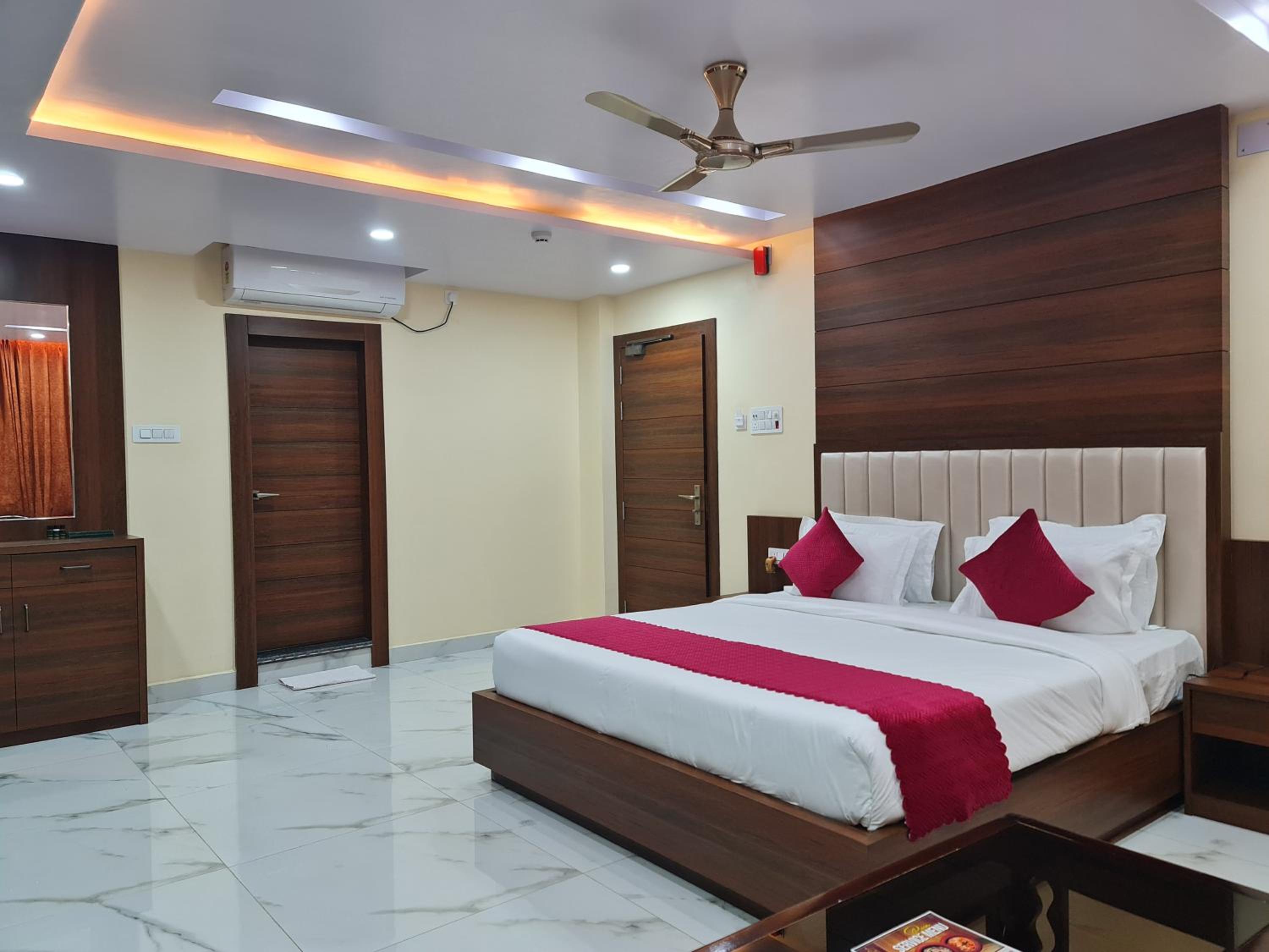 Hotel Sabhekar