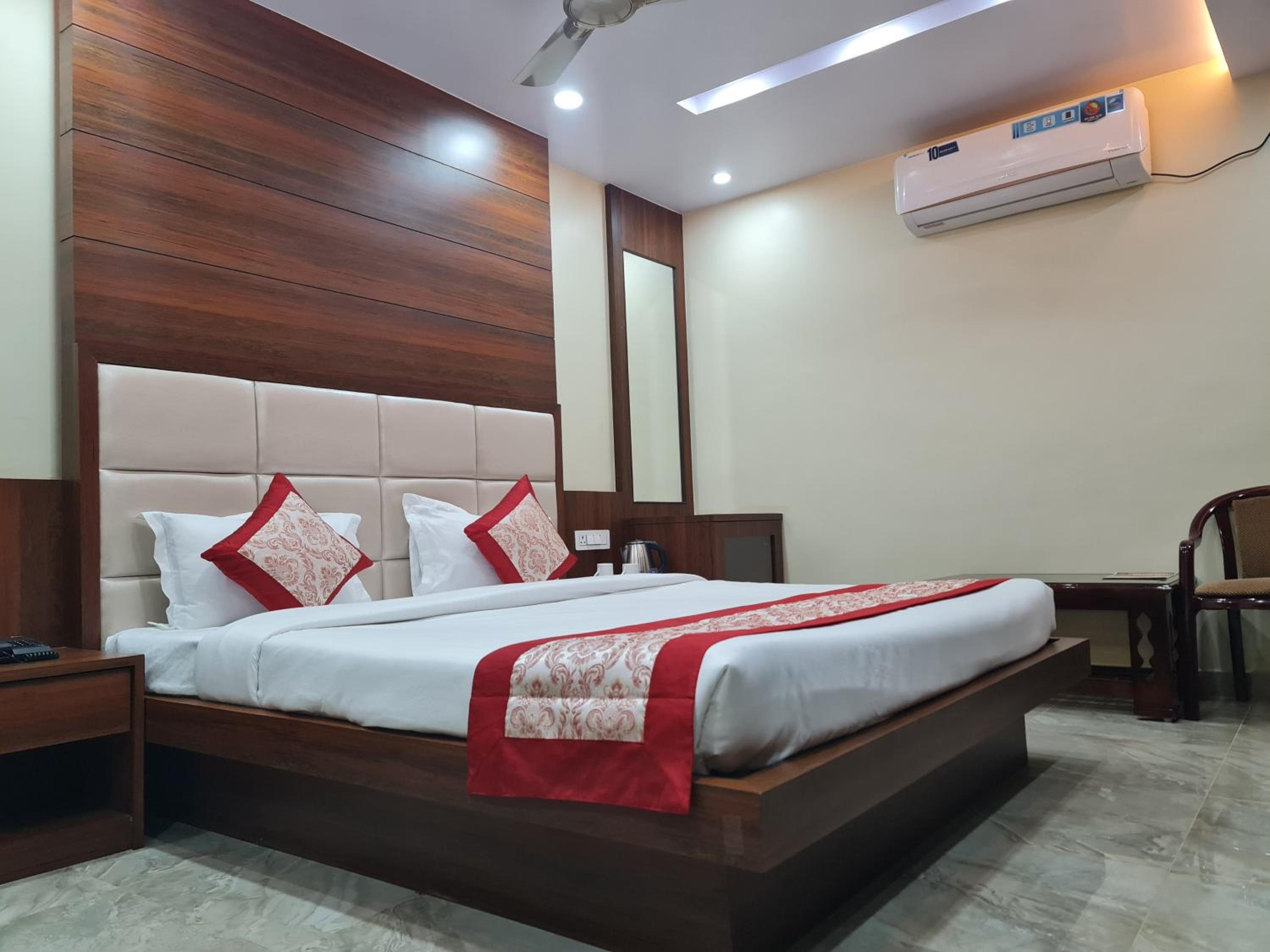Hotel Sabhekar