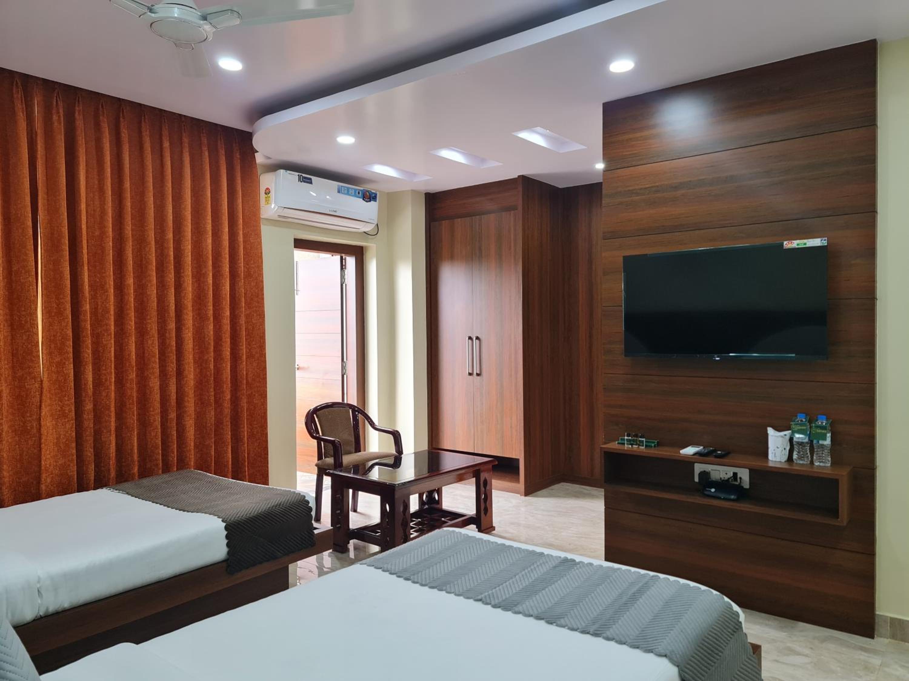 Hotel Sabhekar