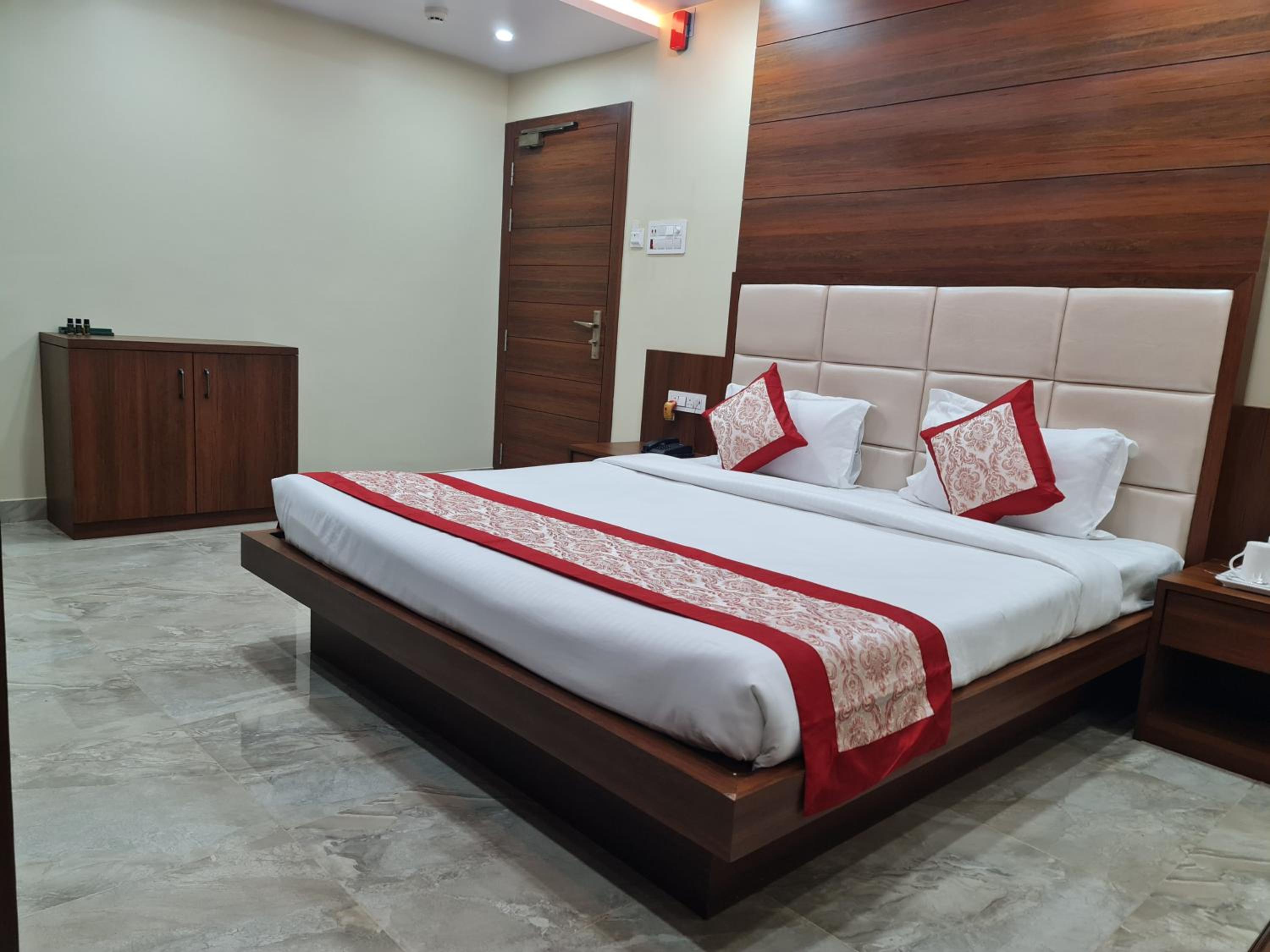Hotel Sabhekar