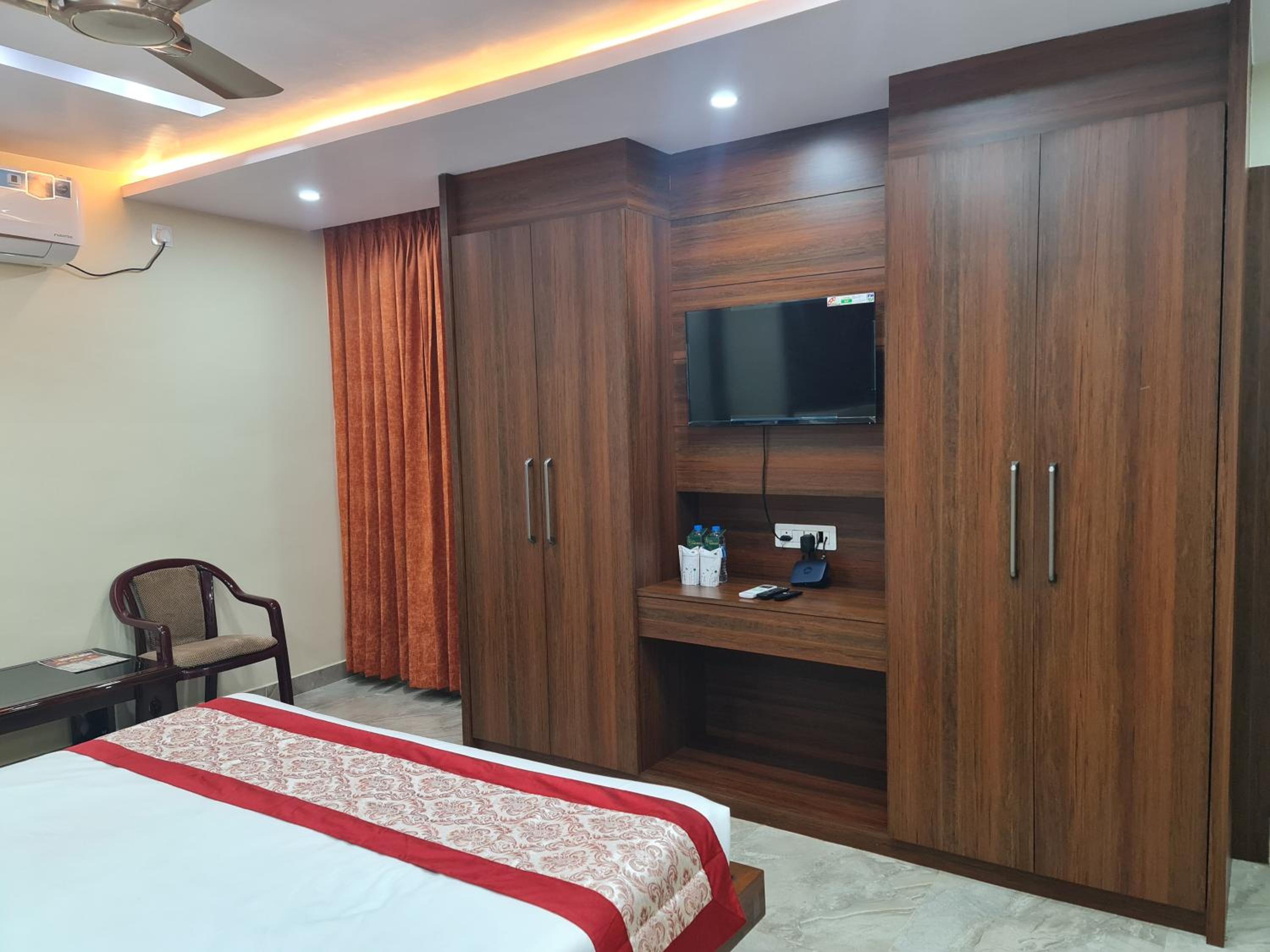 Hotel Sabhekar