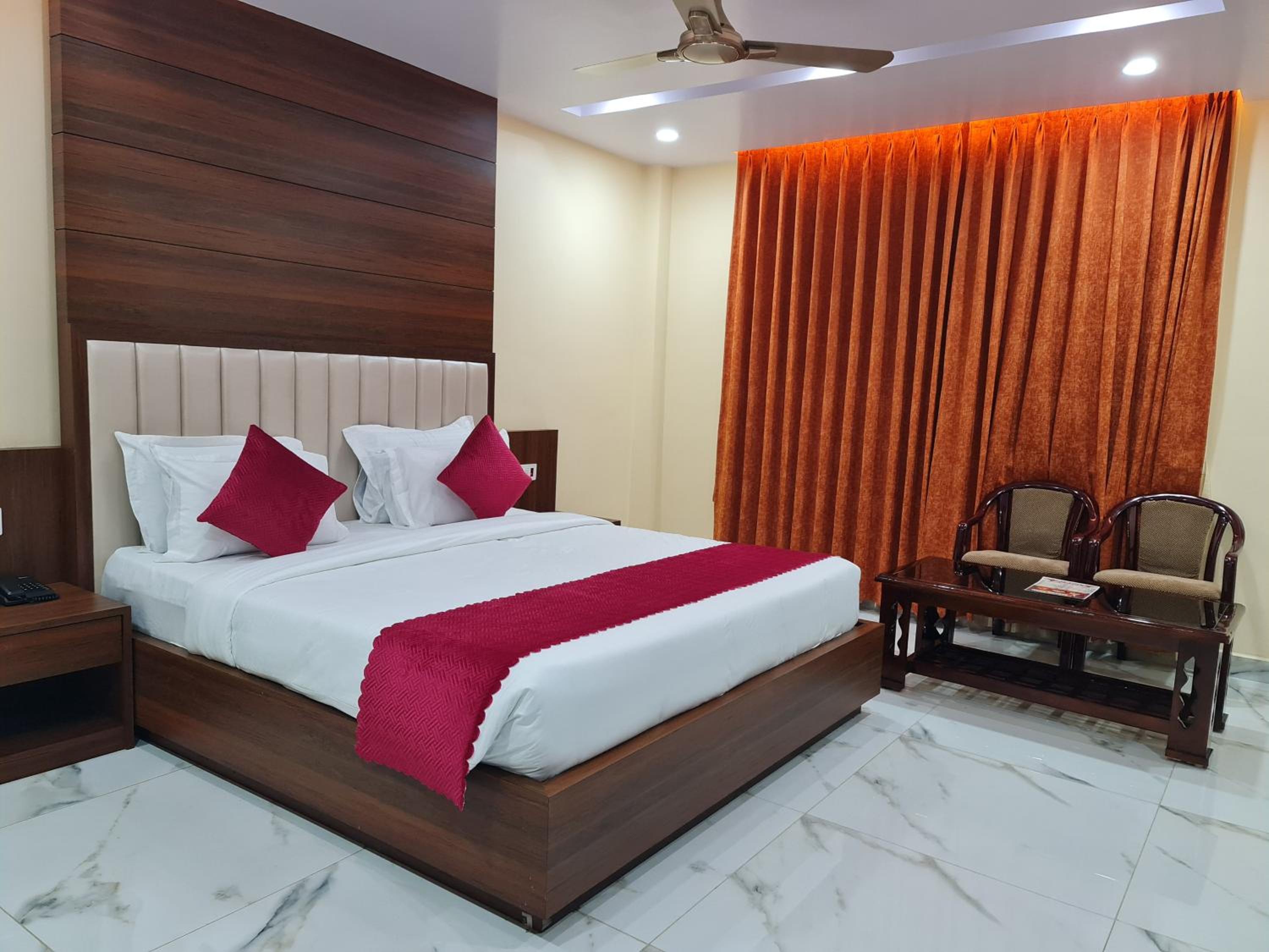Hotel Sabhekar