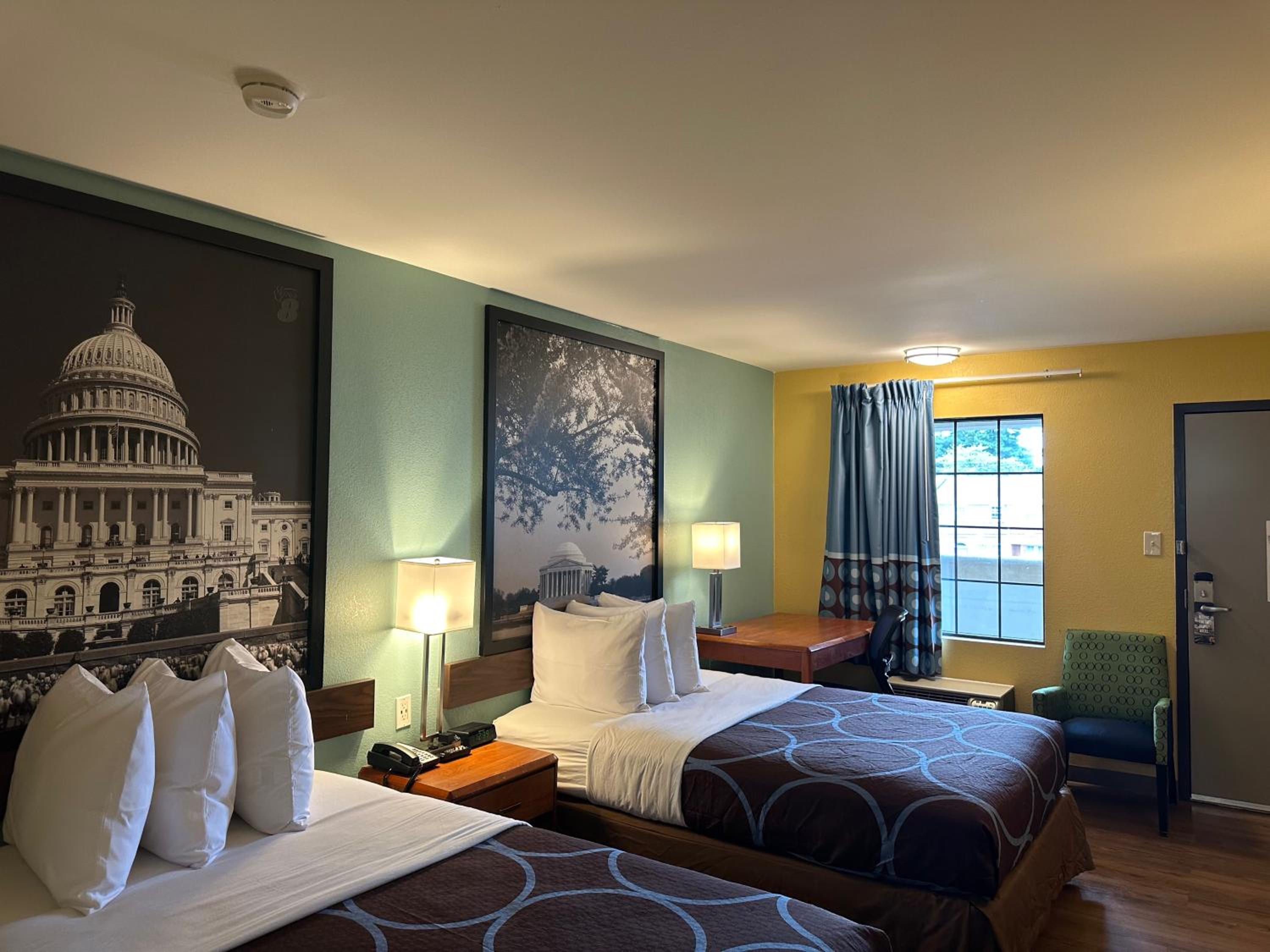 Super 8 by Wyndham WestEnd Alexandria,VA Washington DC Area - Property Image 3