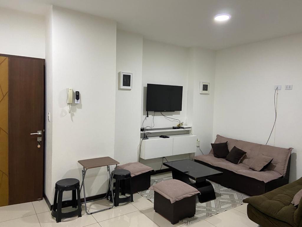 Departamentoo nuevo amoblado cerca a UAGRM, con excelente vista