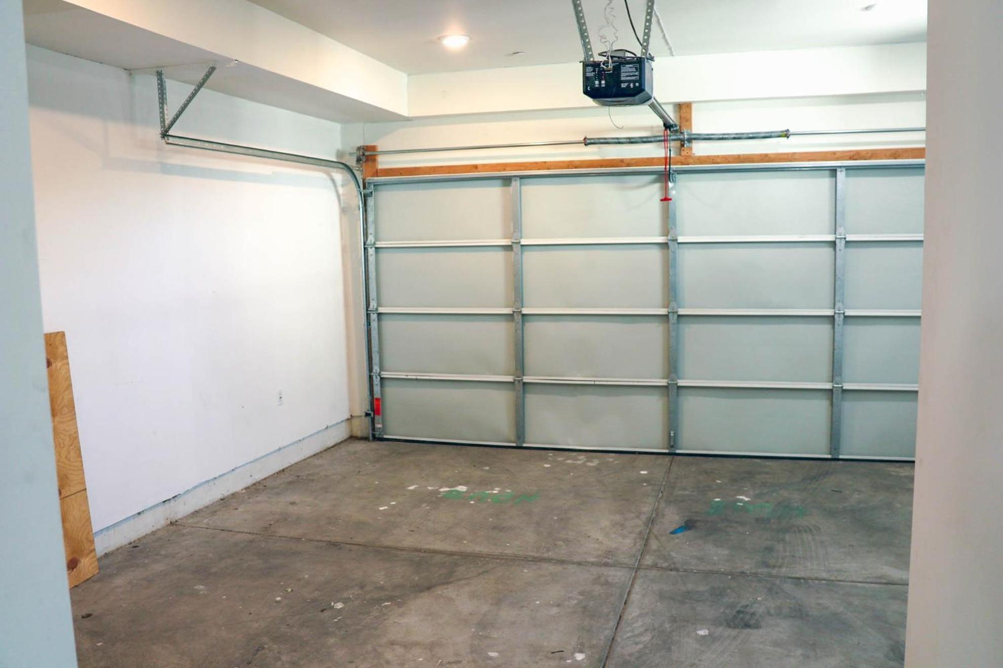 4BR/4BR modern house at Mid-city - Image 4