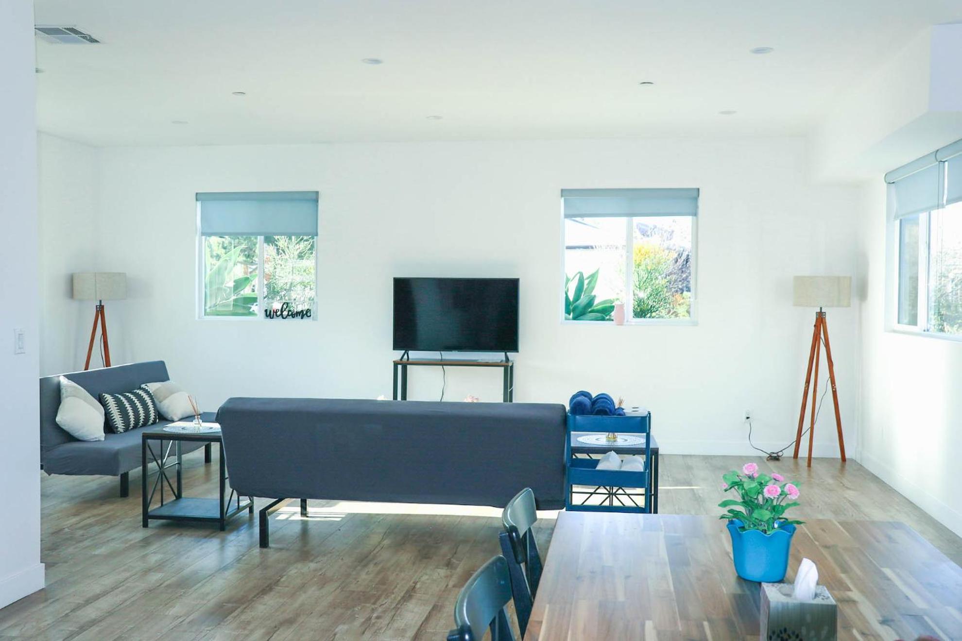 4BR/4BR modern house at Mid-city