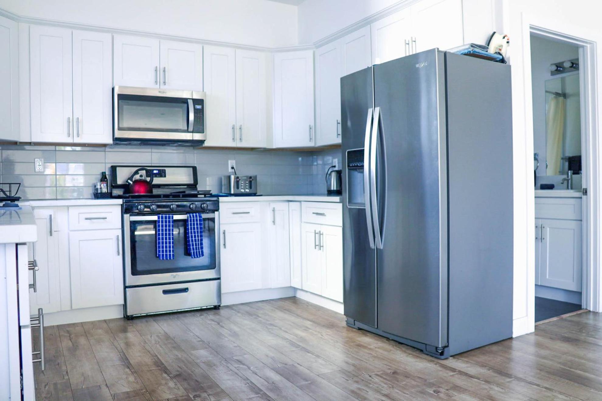 4BR/4BR modern house at Mid-city