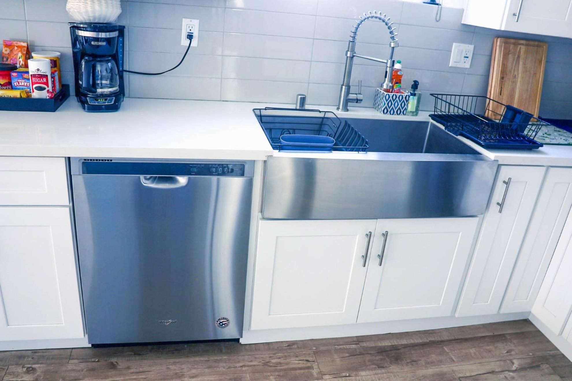 4BR/4BR modern house at Mid-city