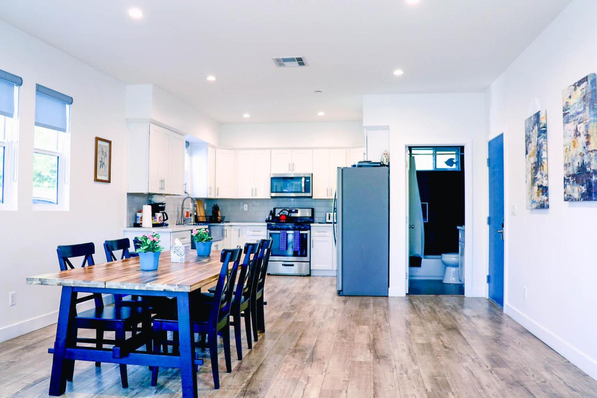 4BR/4BR modern house at Mid-city