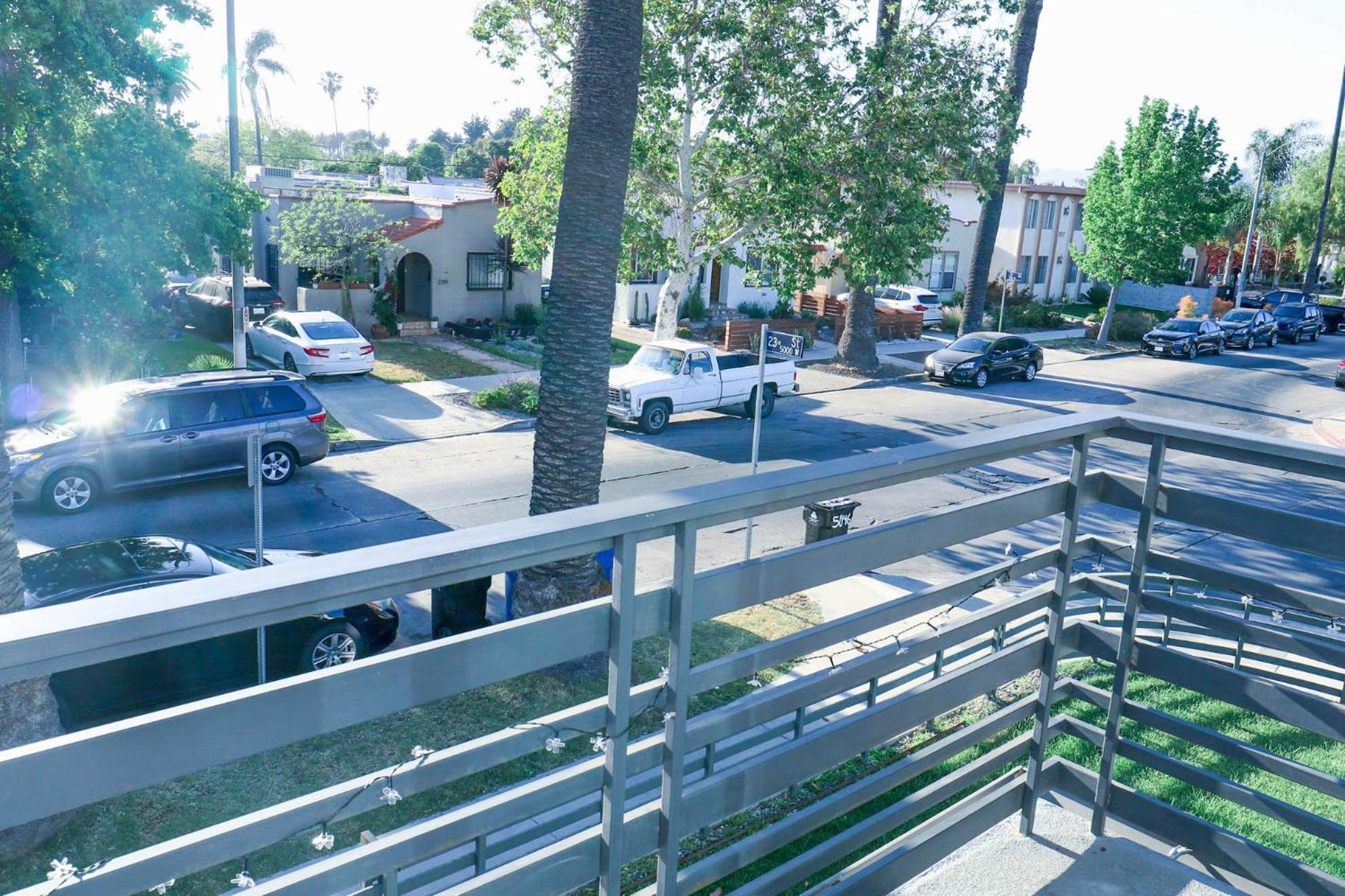 4BR/4BR modern house at Mid-city