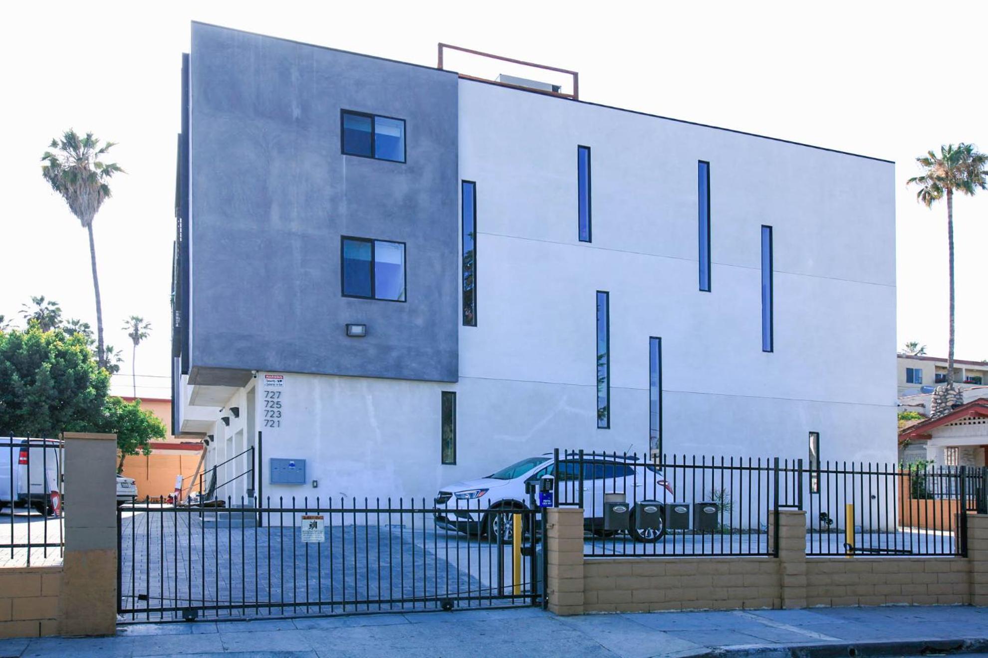 Stylish 3 BR/3BR family house - Image 2