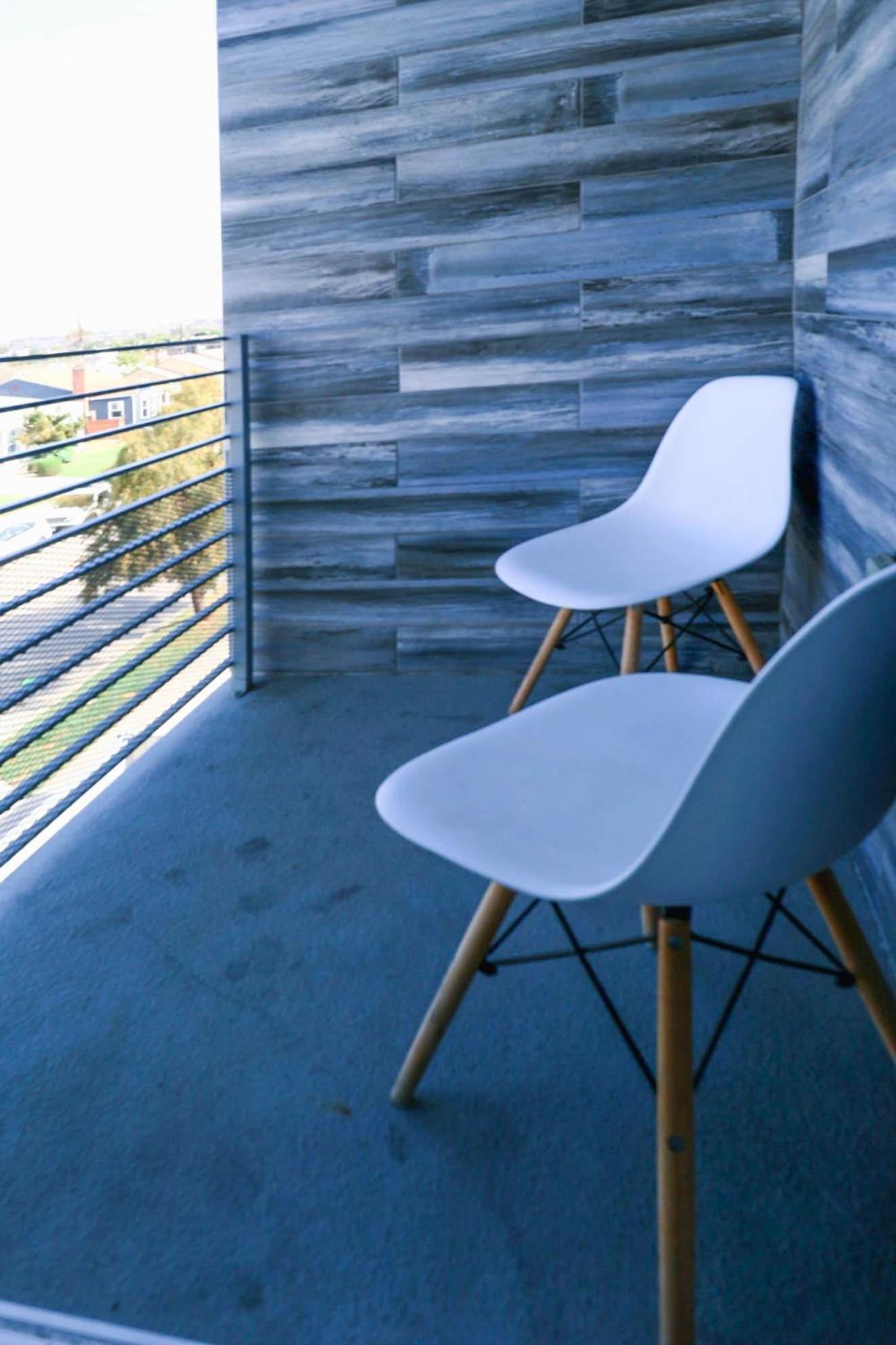 Lucky Charm 4 Bedroom Mid-City Apartment