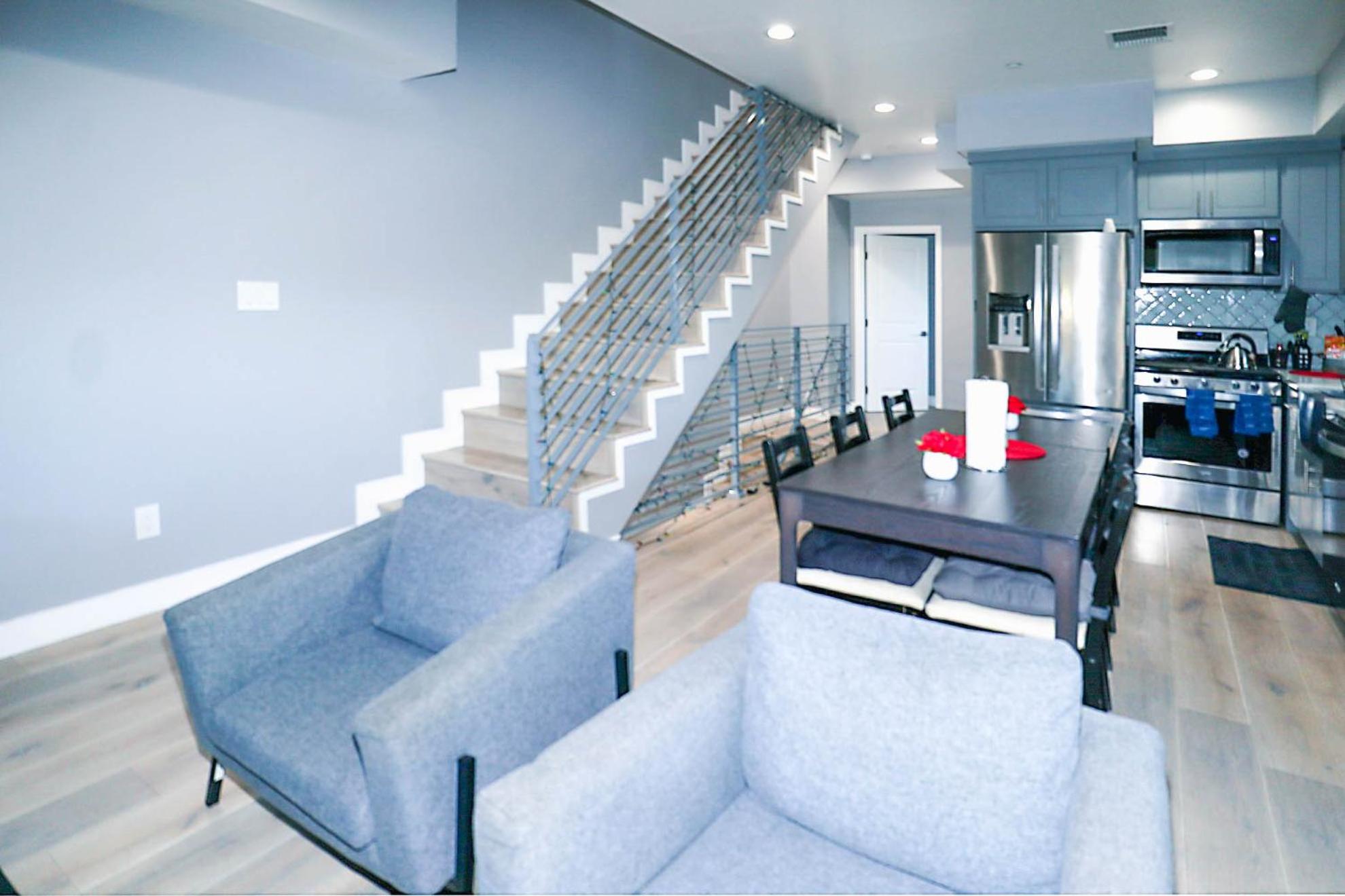Lucky Charm 4 Bedroom Mid-City Apartment