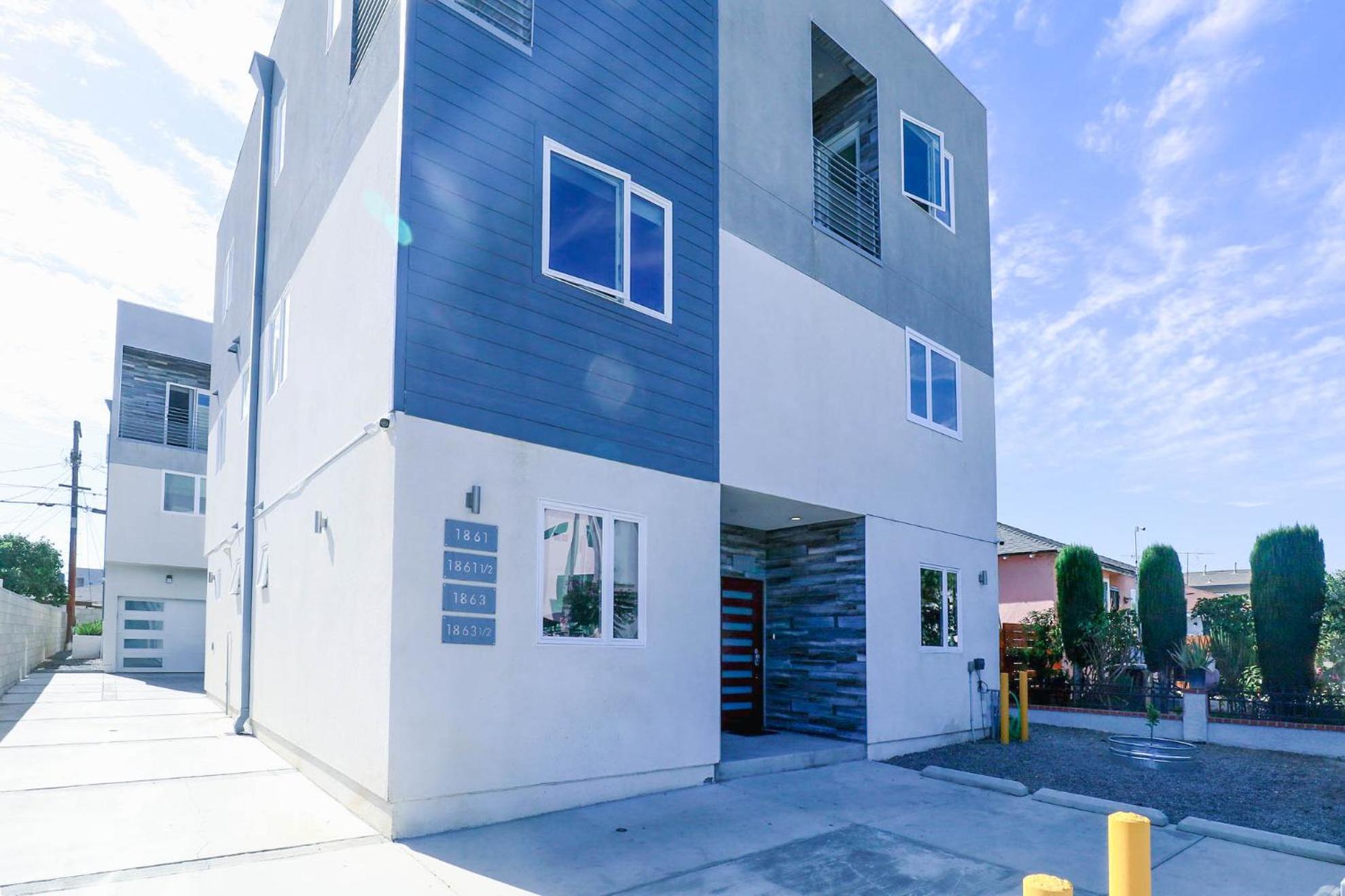 Lucky Charm 4 Bedroom Mid-City Apartment - Image 2