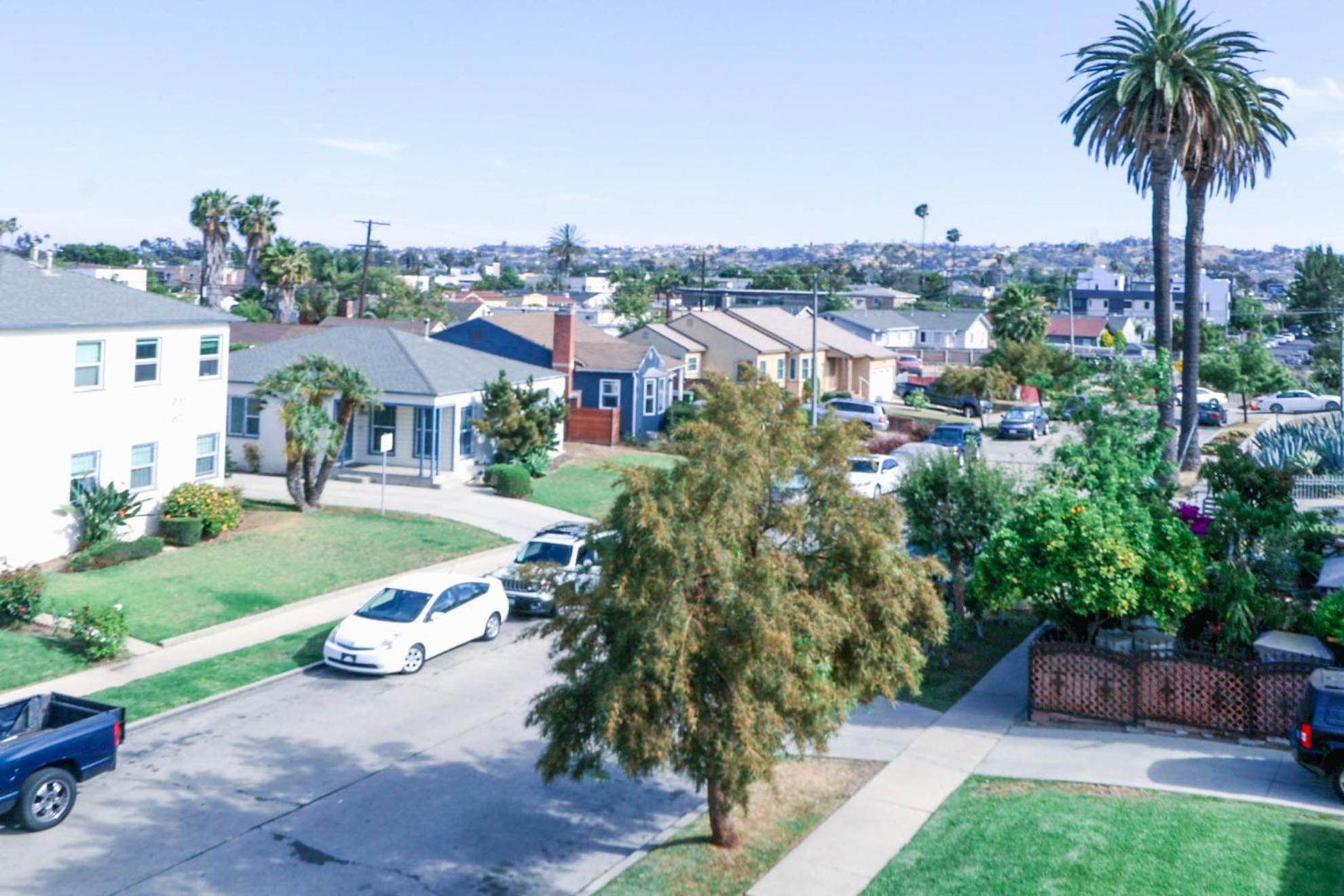 Lucky Charm 4 Bedroom Mid-City Apartment