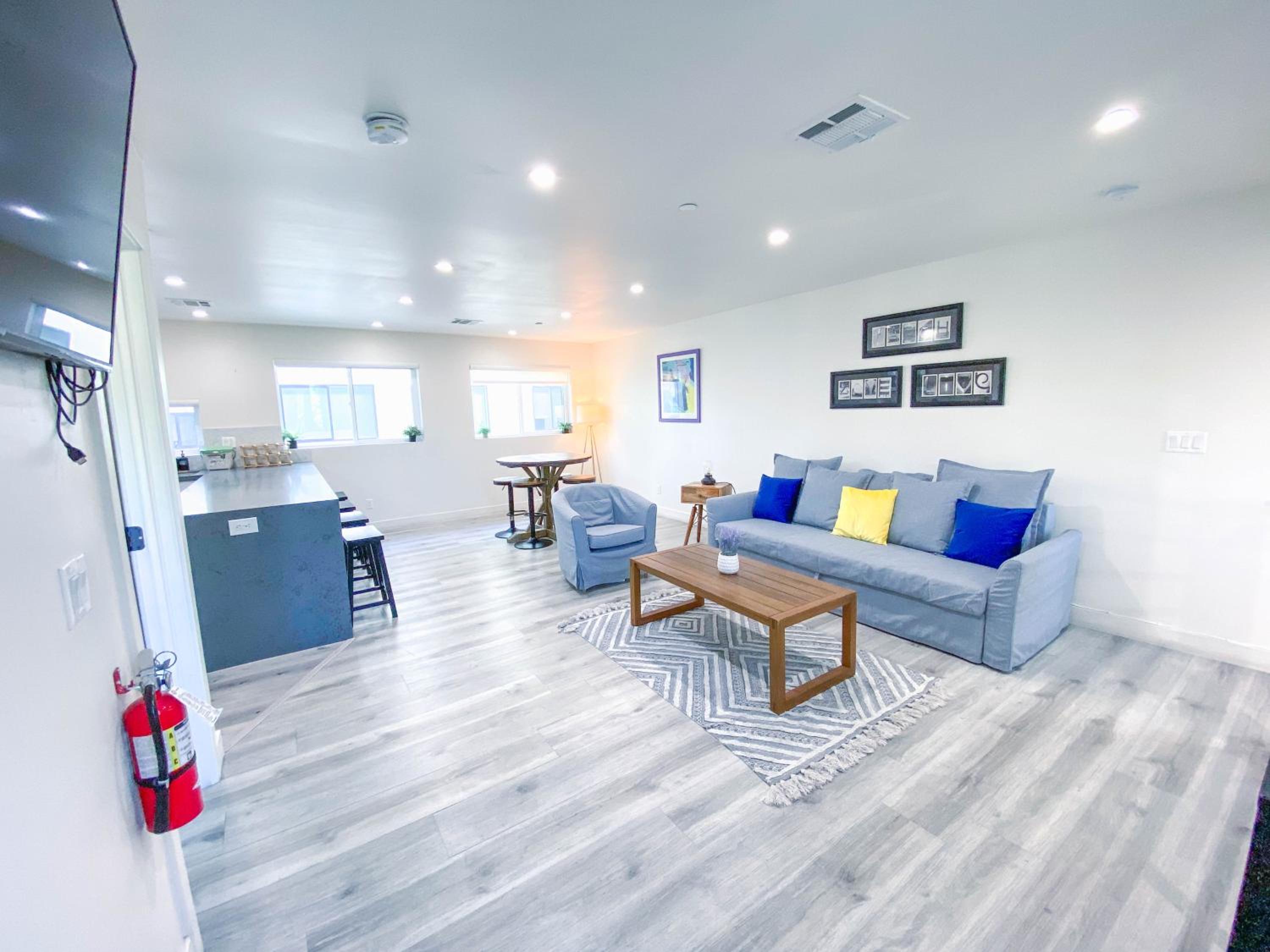 Stylish 3 BR/3BR family house