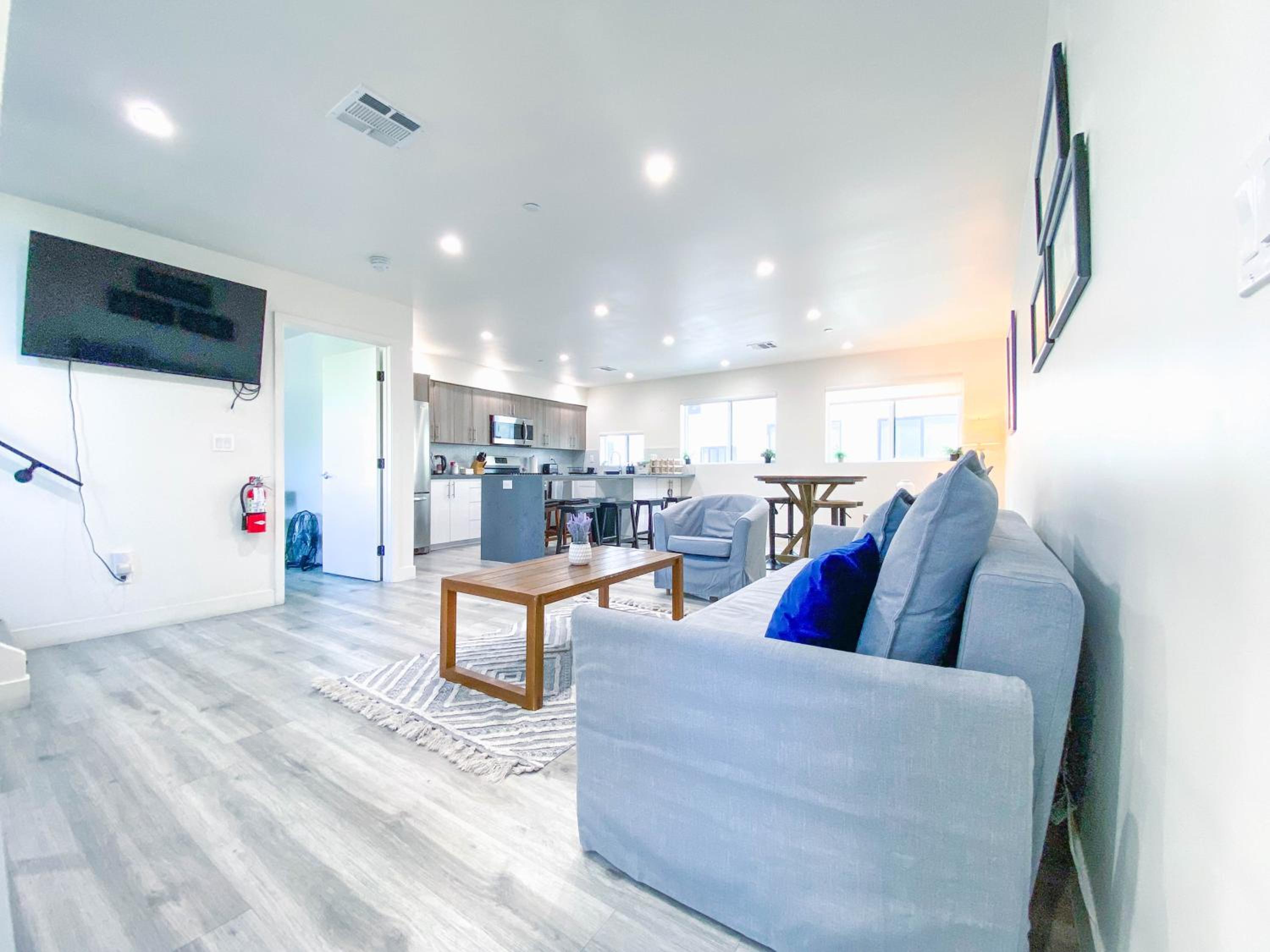 Stylish 3 BR/3BR family house
