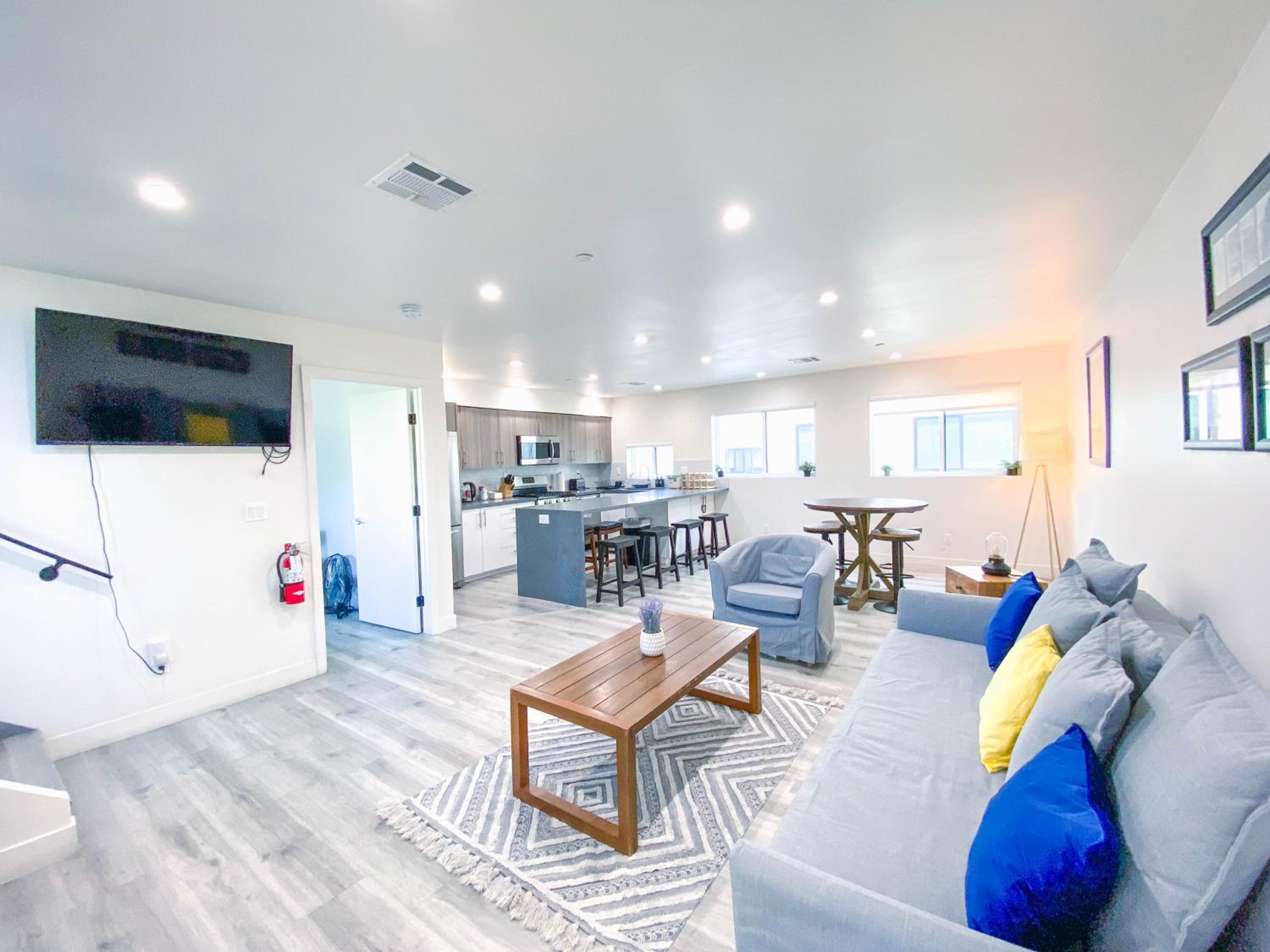 Stylish 3 BR/3BR family house