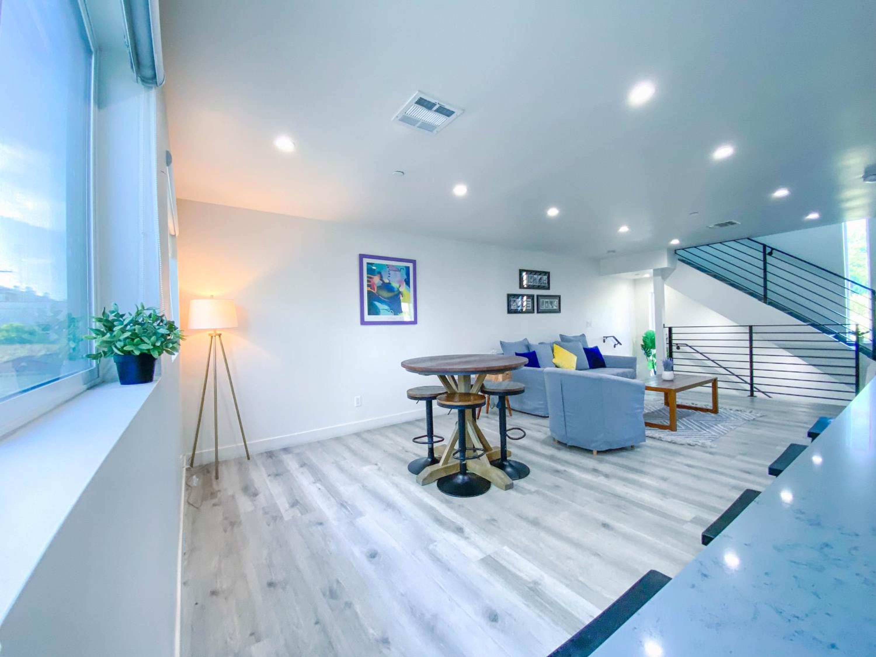 Stylish 3 BR/3BR family house
