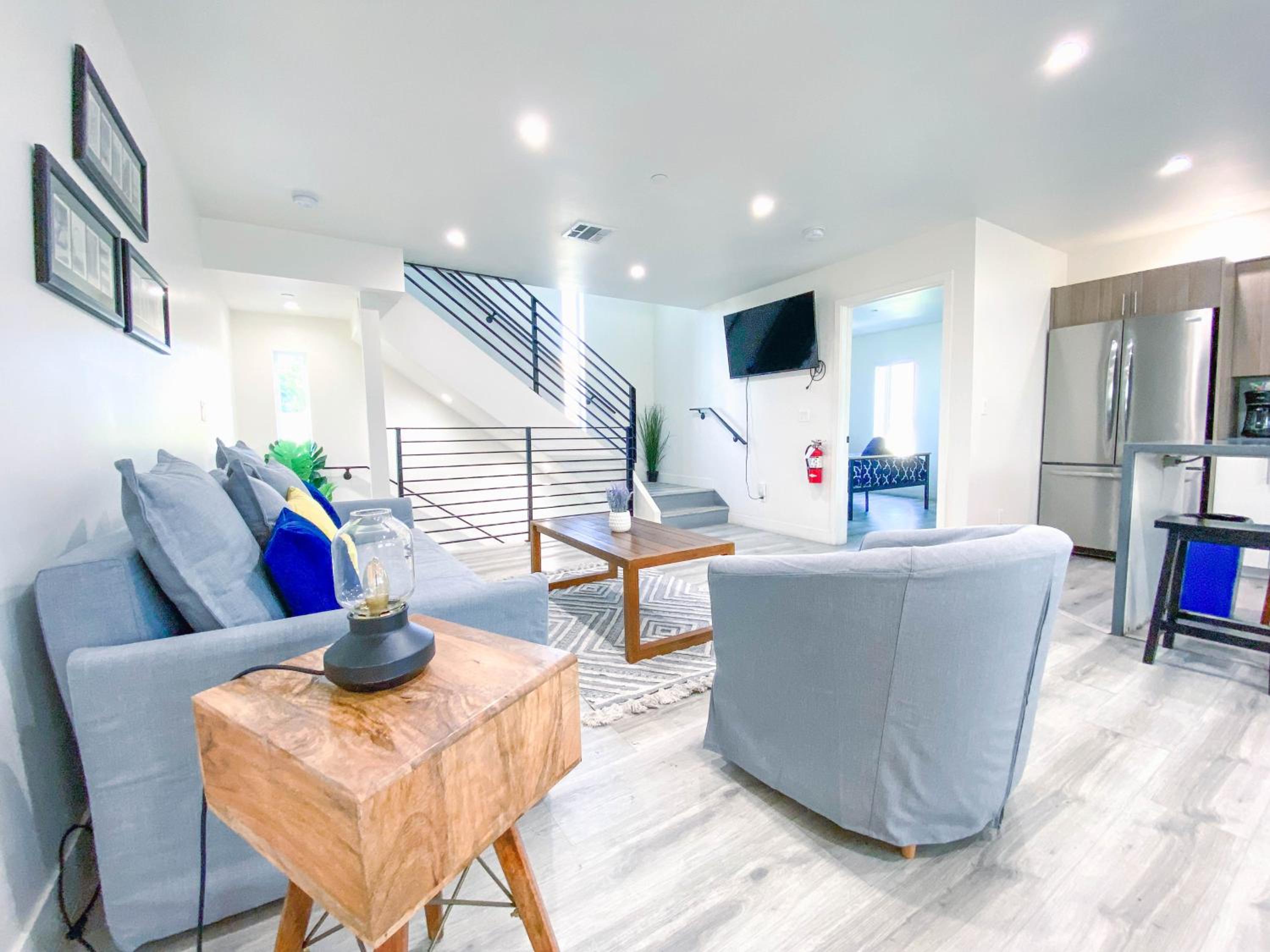 Stylish 3 BR/3BR family house