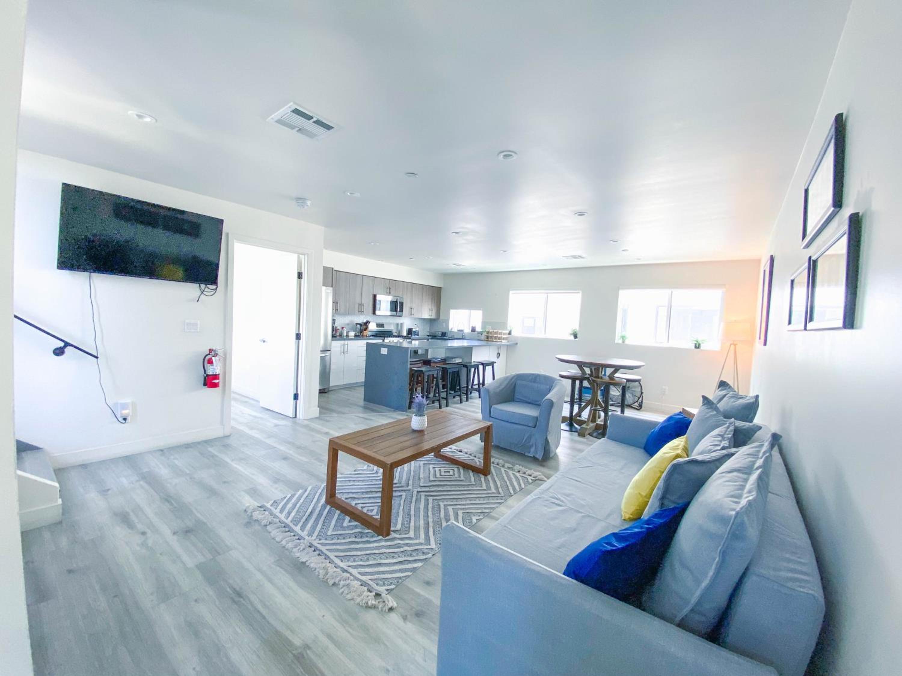 Stylish 3 BR/3BR family house