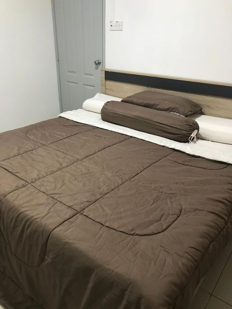 M1 Budget Comfortable Central photo 1