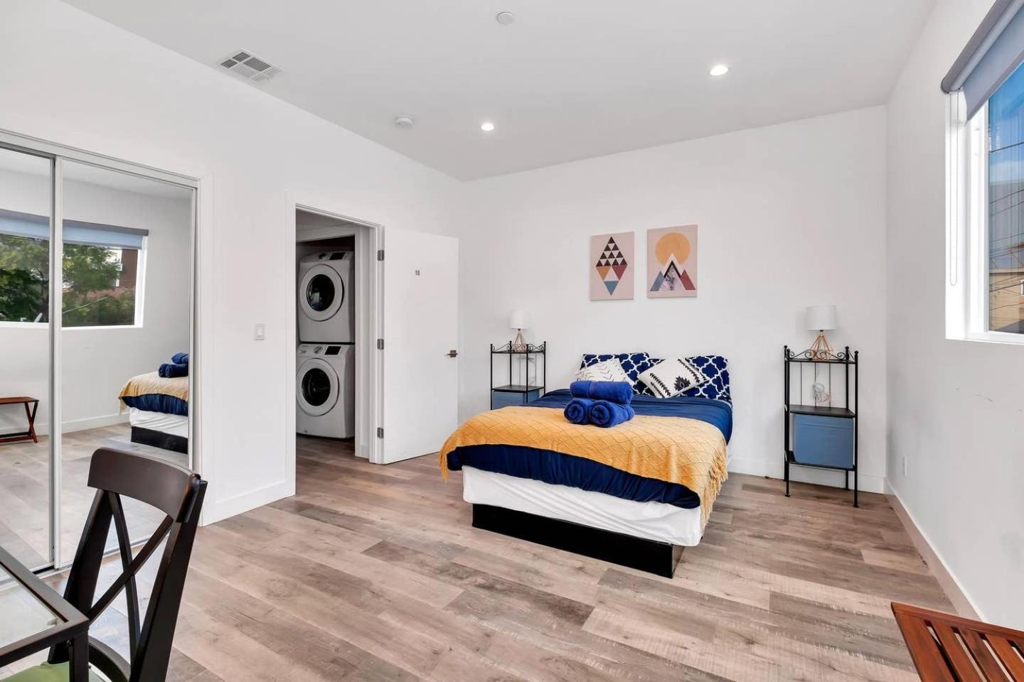 Hollywood 3BR home near metro