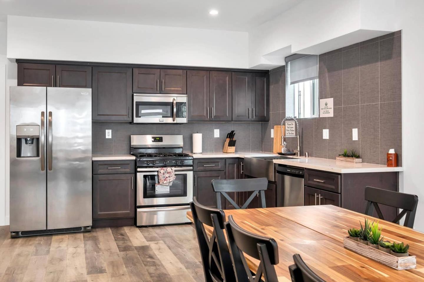 Hollywood 3BR home near metro