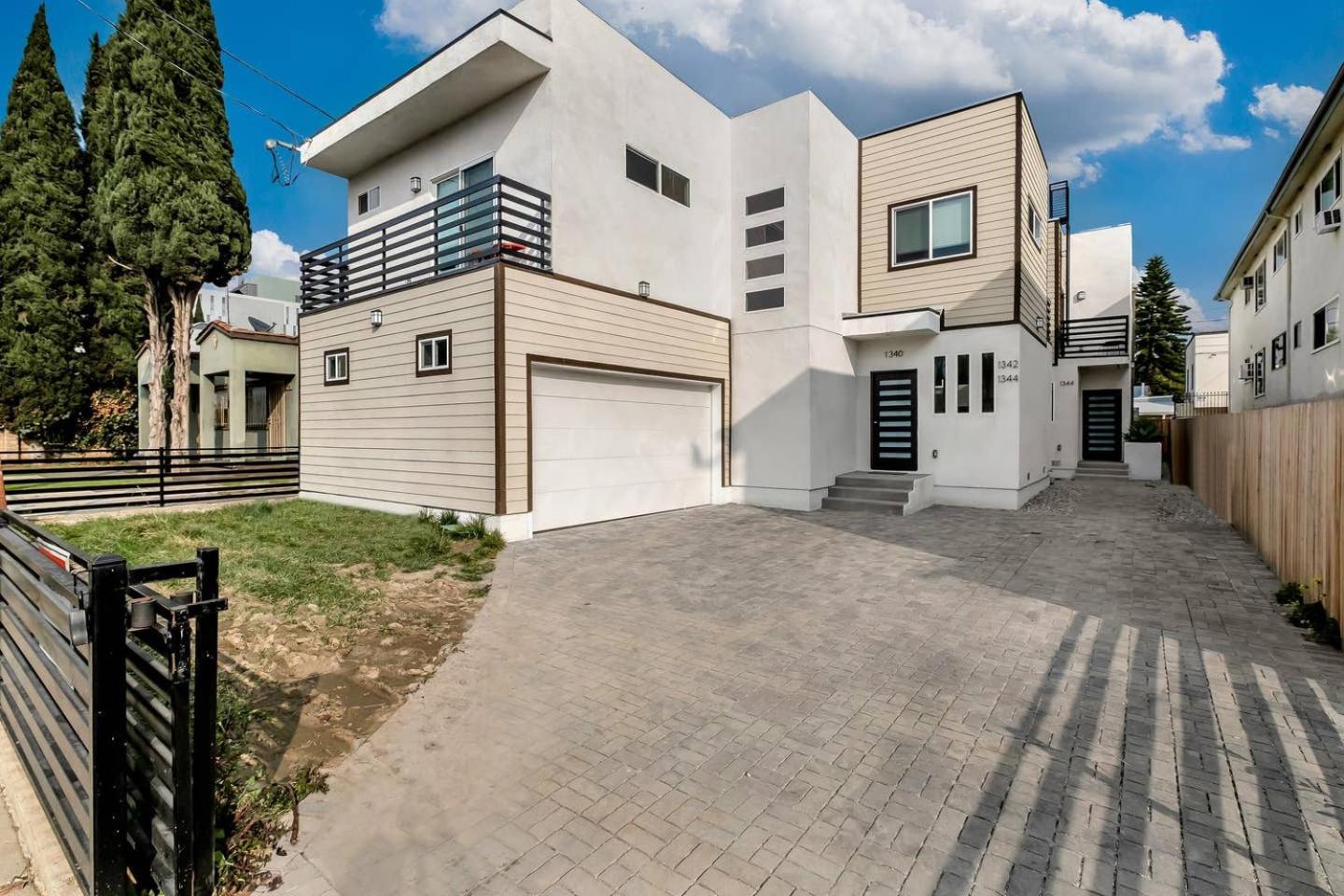 Hollywood 3BR home near metro - Image 2