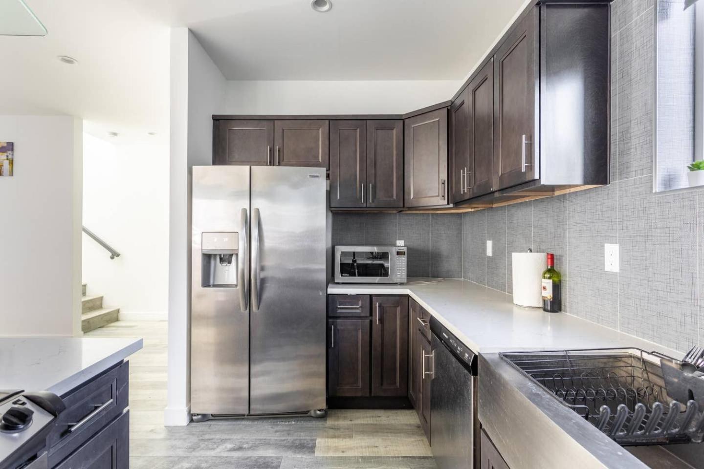 Cheerful 4BR home with parking in East Hollywood